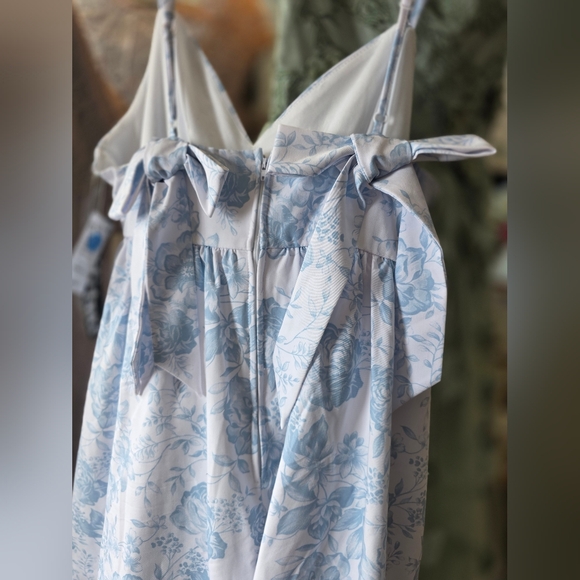 XL Trixxi Junior's Blue Floral Easter Spring Dress New - Picture 6 of 9